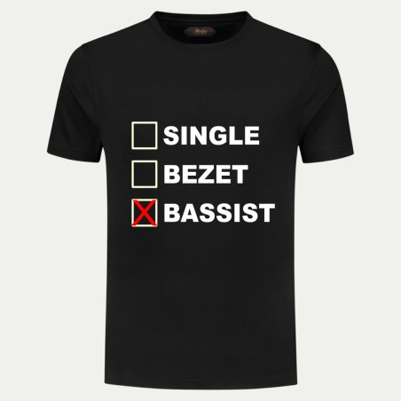 Single, Bezet? Nee... Bassist!